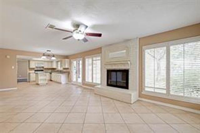 841 Lakeview Drive, Sugar Land, TX 77498