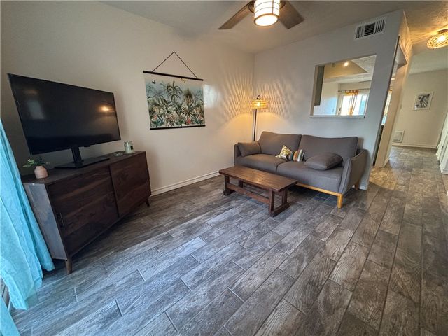 4141 Whiteley Dr 203, Corpus Christi, TX 78418