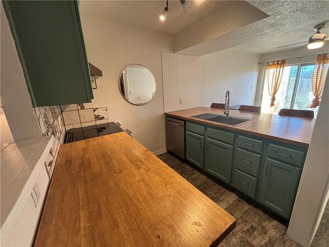 4141 Whiteley Dr 203, Corpus Christi, TX 78418