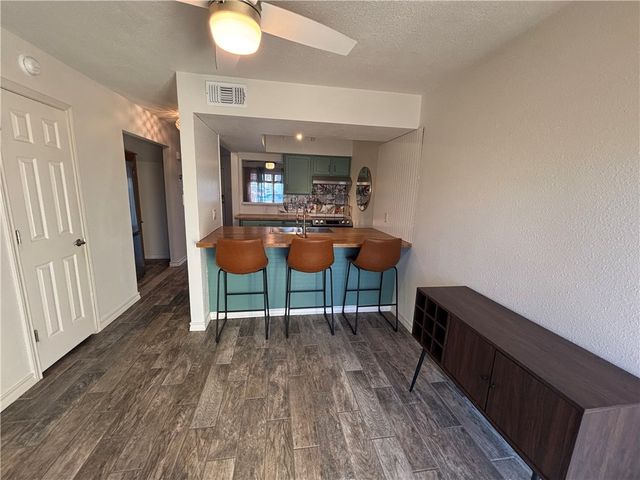 4141 Whiteley Dr 203, Corpus Christi, TX 78418