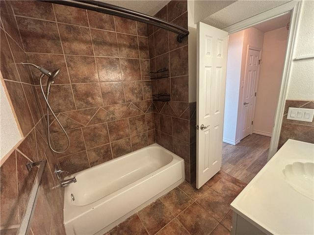 4141 Whiteley Dr 203, Corpus Christi, TX 78418