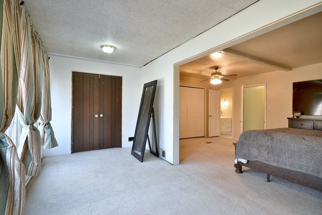 9831 S Karlov Avenue, Oak Lawn, IL 60453