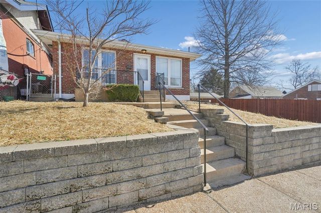 1122 Grandview Place, St Louis, MO 63139