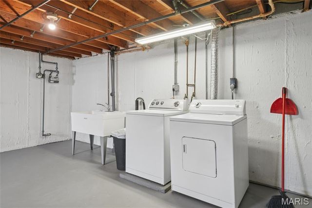 1122 Grandview Place, St Louis, MO 63139