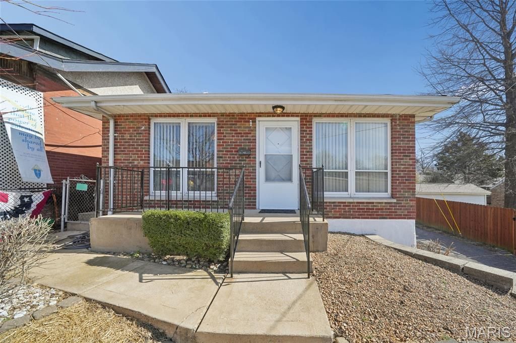 1122 Grandview Place, St Louis, MO 63139