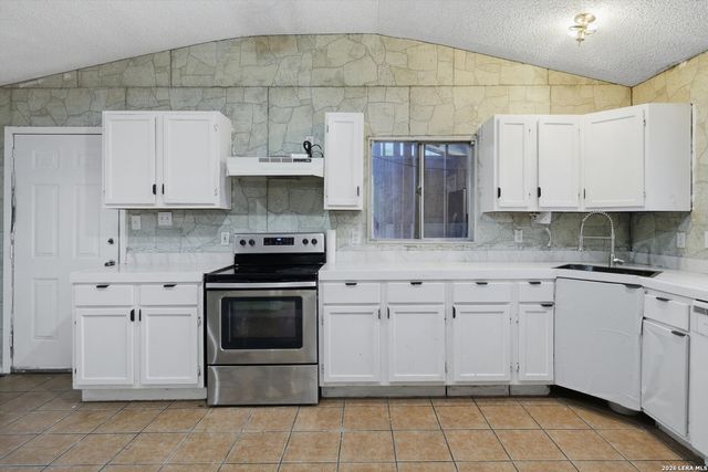 2211 Palomino Dr, San Antonio, TX 78227