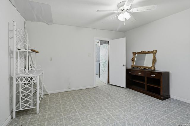 2211 Palomino Dr, San Antonio, TX 78227