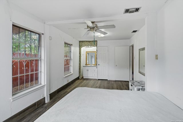 2211 Palomino Dr, San Antonio, TX 78227