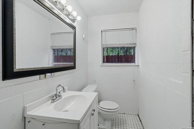 2211 Palomino Dr, San Antonio, TX 78227