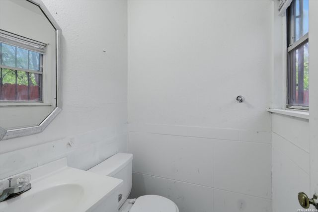 2211 Palomino Dr, San Antonio, TX 78227