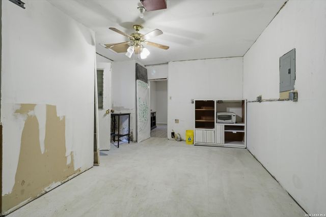 2211 Palomino Dr, San Antonio, TX 78227