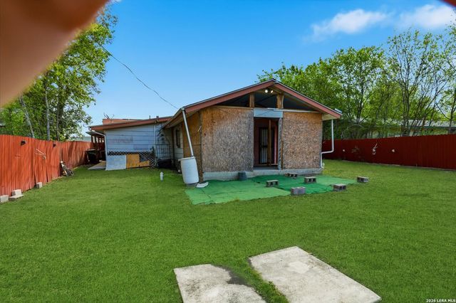 2211 Palomino Dr, San Antonio, TX 78227