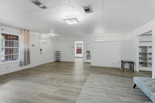 2211 Palomino Dr, San Antonio, TX 78227