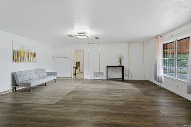 2211 Palomino Dr, San Antonio, TX 78227