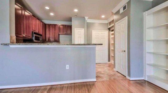 2400 Mccue Road 452, Houston, TX 77056