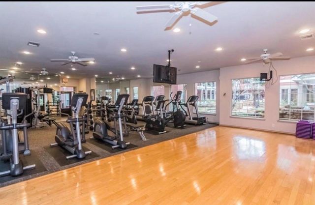 2400 Mccue Road 452, Houston, TX 77056