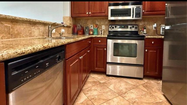 2400 Mccue Road 452, Houston, TX 77056