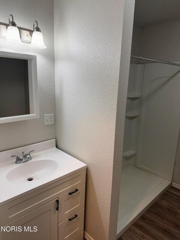 10918 Ohio 15, Montpelier, OH 43543