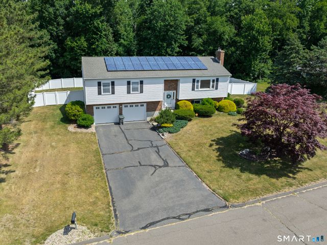 21 Markwood Road, Manchester, CT 06040