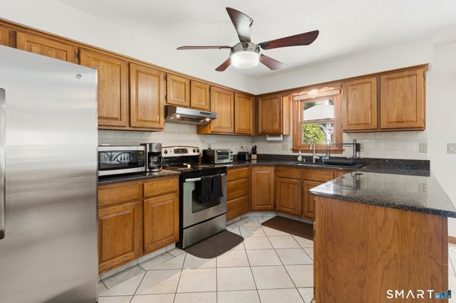 21 Markwood Road, Manchester, CT 06040