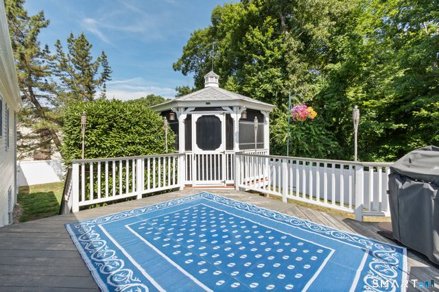 21 Markwood Road, Manchester, CT 06040