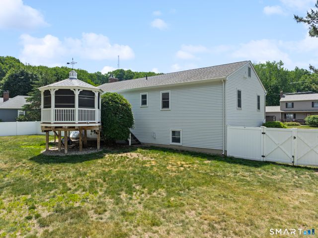 21 Markwood Road, Manchester, CT 06040