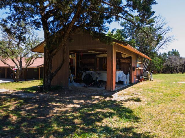 20 Sheppard LN, Lampasas, TX 76550
