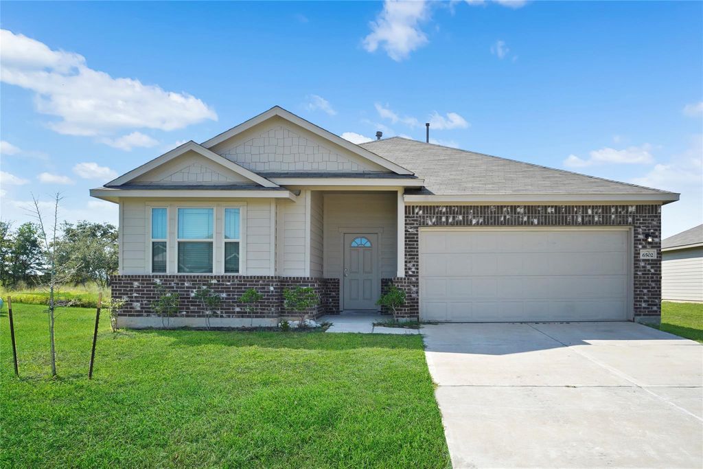 6502 Blimp Base Boulevard, Hitchcock, TX 77563
