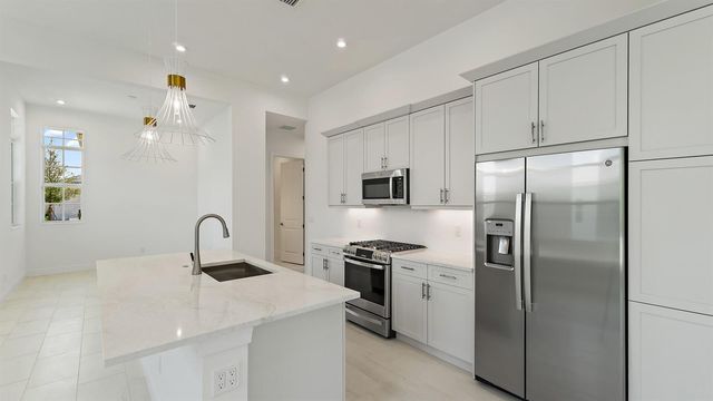 204 SE Via Sangro, Port St. Lucie, FL 34952