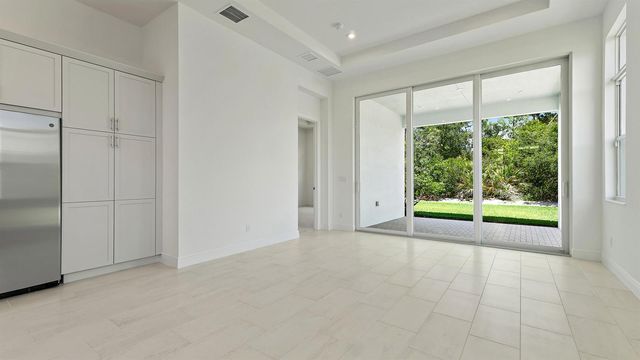 204 SE Via Sangro, Port St. Lucie, FL 34952