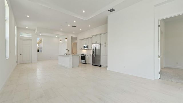204 SE Via Sangro, Port St. Lucie, FL 34952