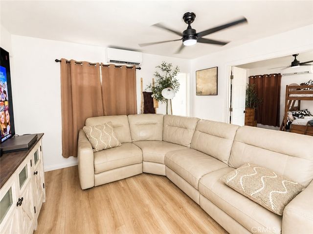 1113 S Golden West Avenue, Santa Ana, CA 92704