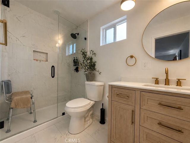 1113 S Golden West Avenue, Santa Ana, CA 92704