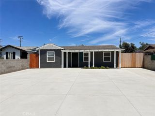 1113 S Golden West Avenue, Santa Ana, CA 92704
