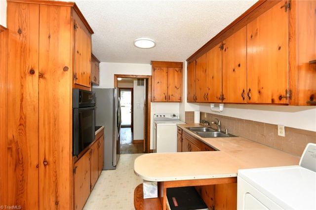 2312 Sharpe Road, Greensboro, NC 27406