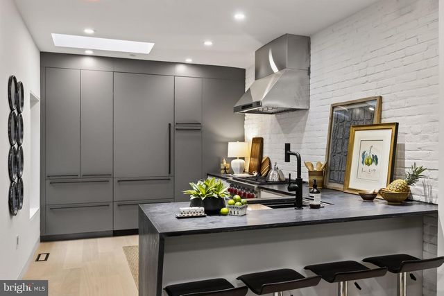 1923 MANNING ST, Philadelphia, PA 19103