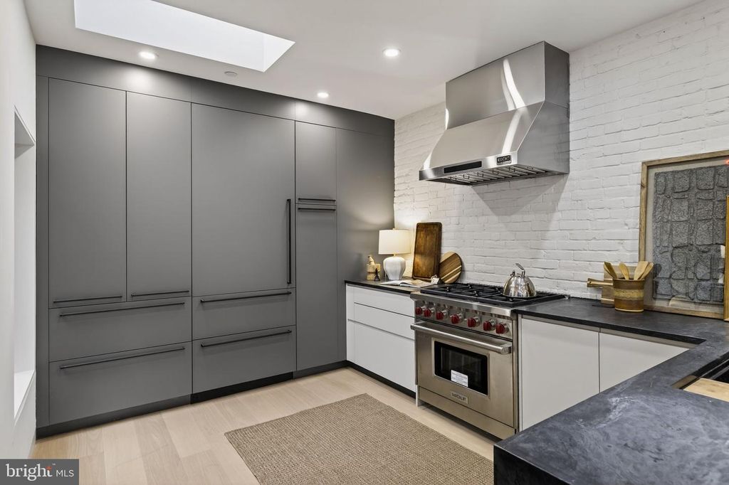 Image 10 of property listing at 1923 MANNING ST, Philadelphia, PA 19103