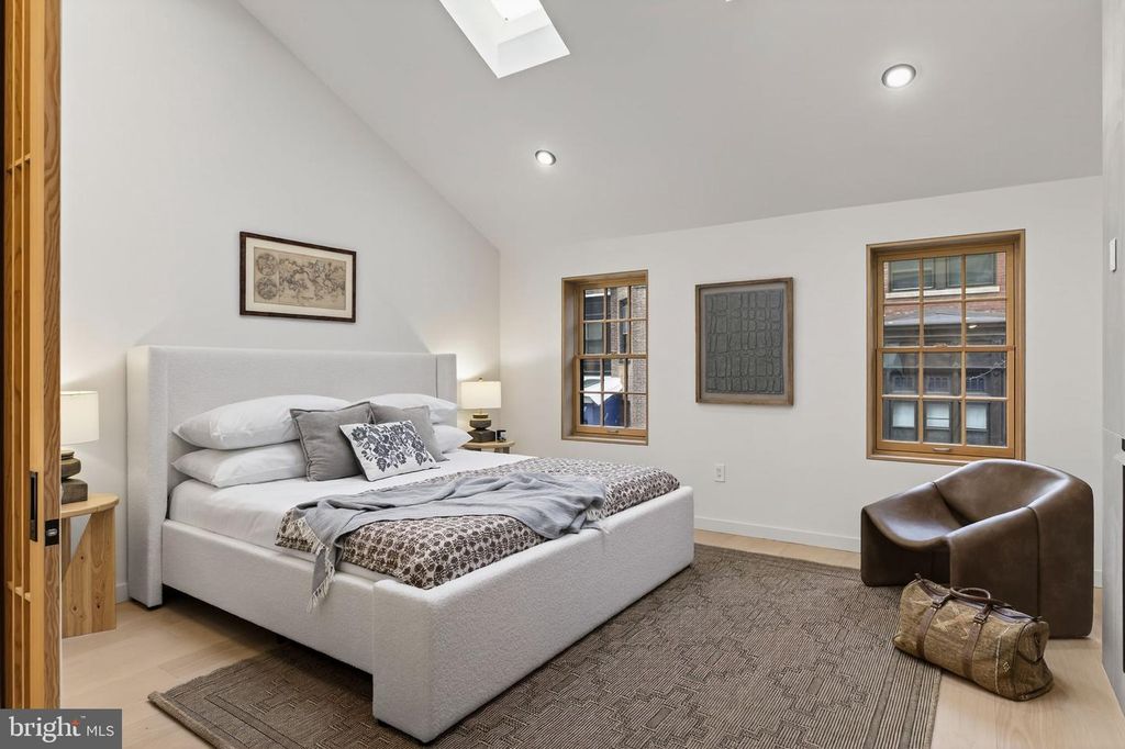 Image 21 of property listing at 1923 MANNING ST, Philadelphia, PA 19103