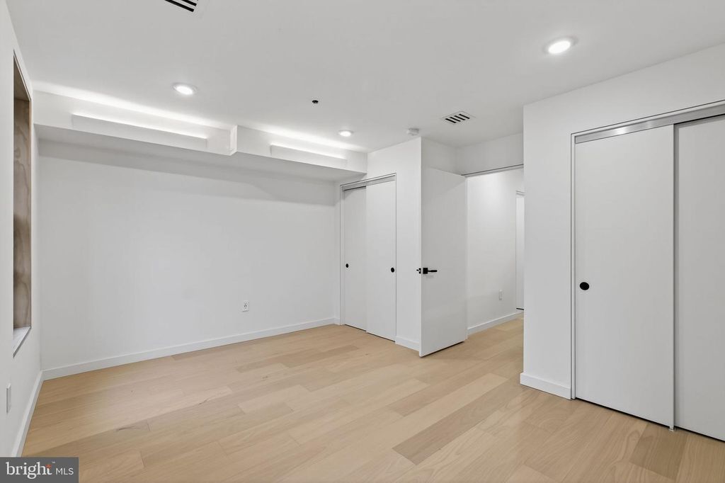 Image 32 of property listing at 1923 MANNING ST, Philadelphia, PA 19103