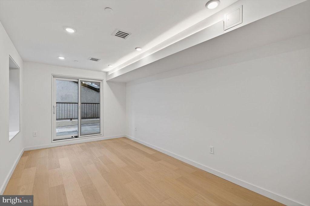 Image 36 of property listing at 1923 MANNING ST, Philadelphia, PA 19103