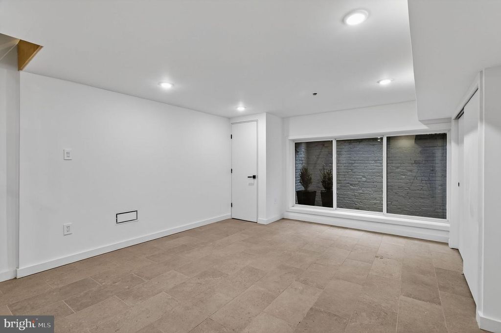 Image 39 of property listing at 1923 MANNING ST, Philadelphia, PA 19103