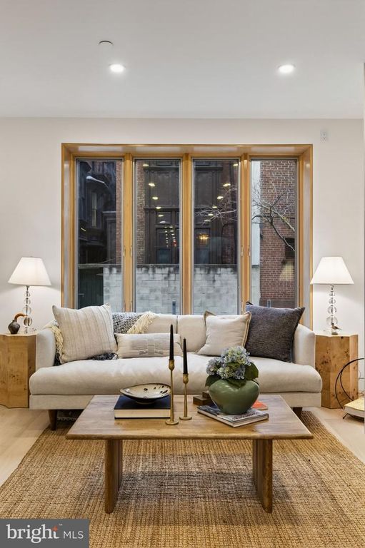 Image 4 of property listing at 1923 MANNING ST, Philadelphia, PA 19103