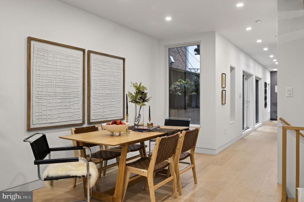 Image 7 of property listing at 1923 MANNING ST, Philadelphia, PA 19103