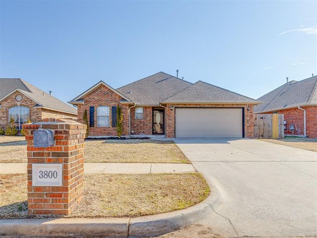 3800 Kensington Drive, Moore, OK 73160