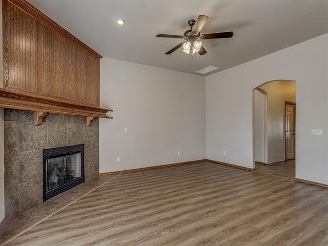 3800 Kensington Drive, Moore, OK 73160