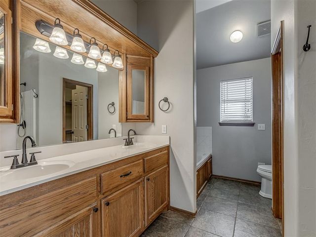 3800 Kensington Drive, Moore, OK 73160