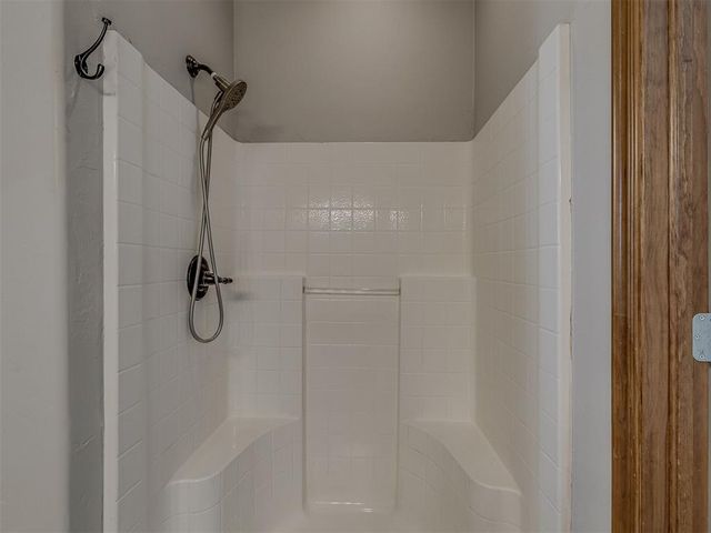 3800 Kensington Drive, Moore, OK 73160