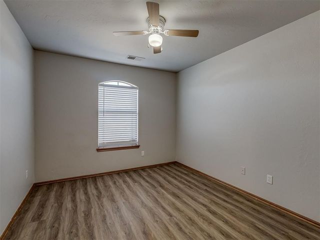 3800 Kensington Drive, Moore, OK 73160