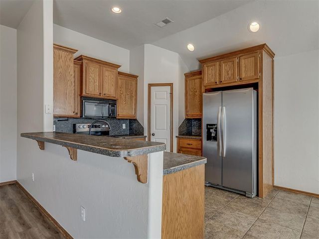 3800 Kensington Drive, Moore, OK 73160