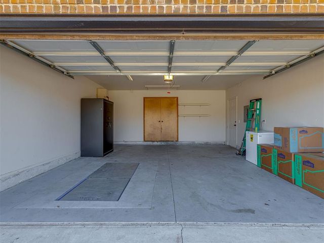 3800 Kensington Drive, Moore, OK 73160